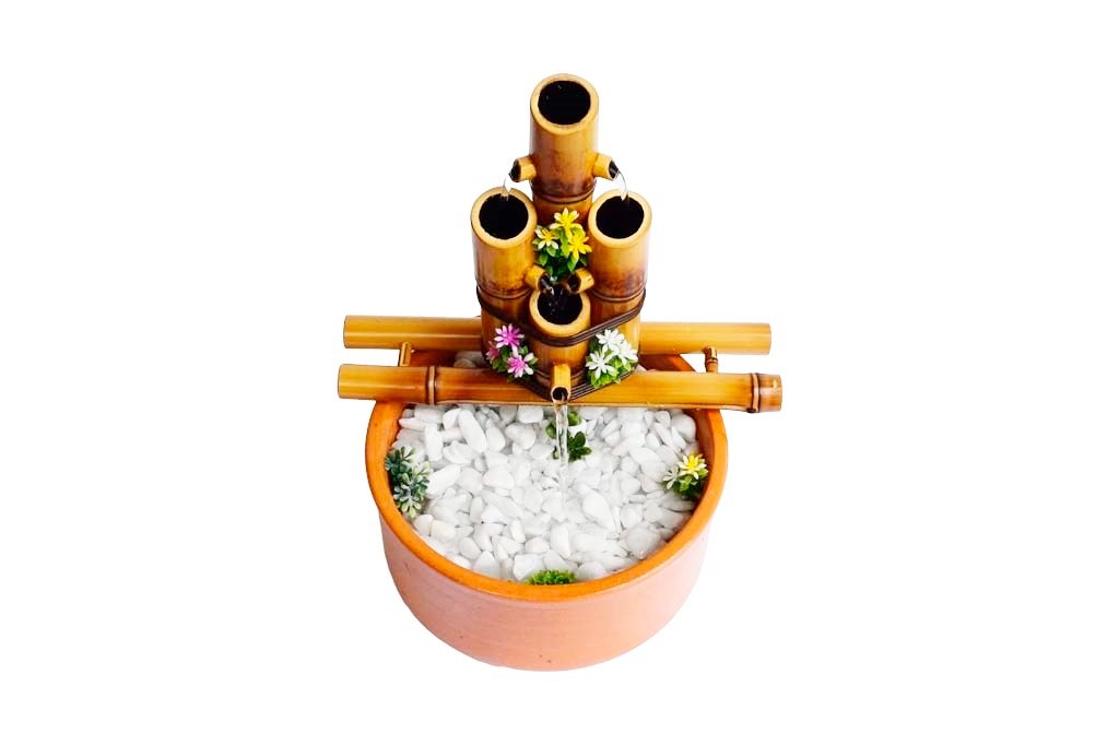 Fonte de Água Natural 4 Quedas Torre